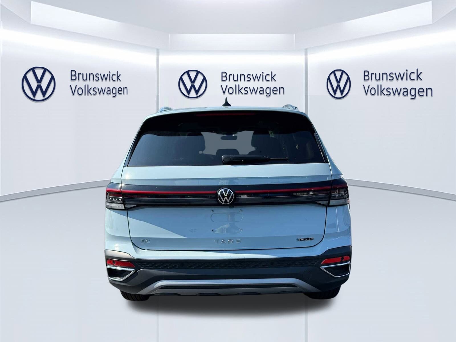 2025 Volkswagen Taos SE photo 3