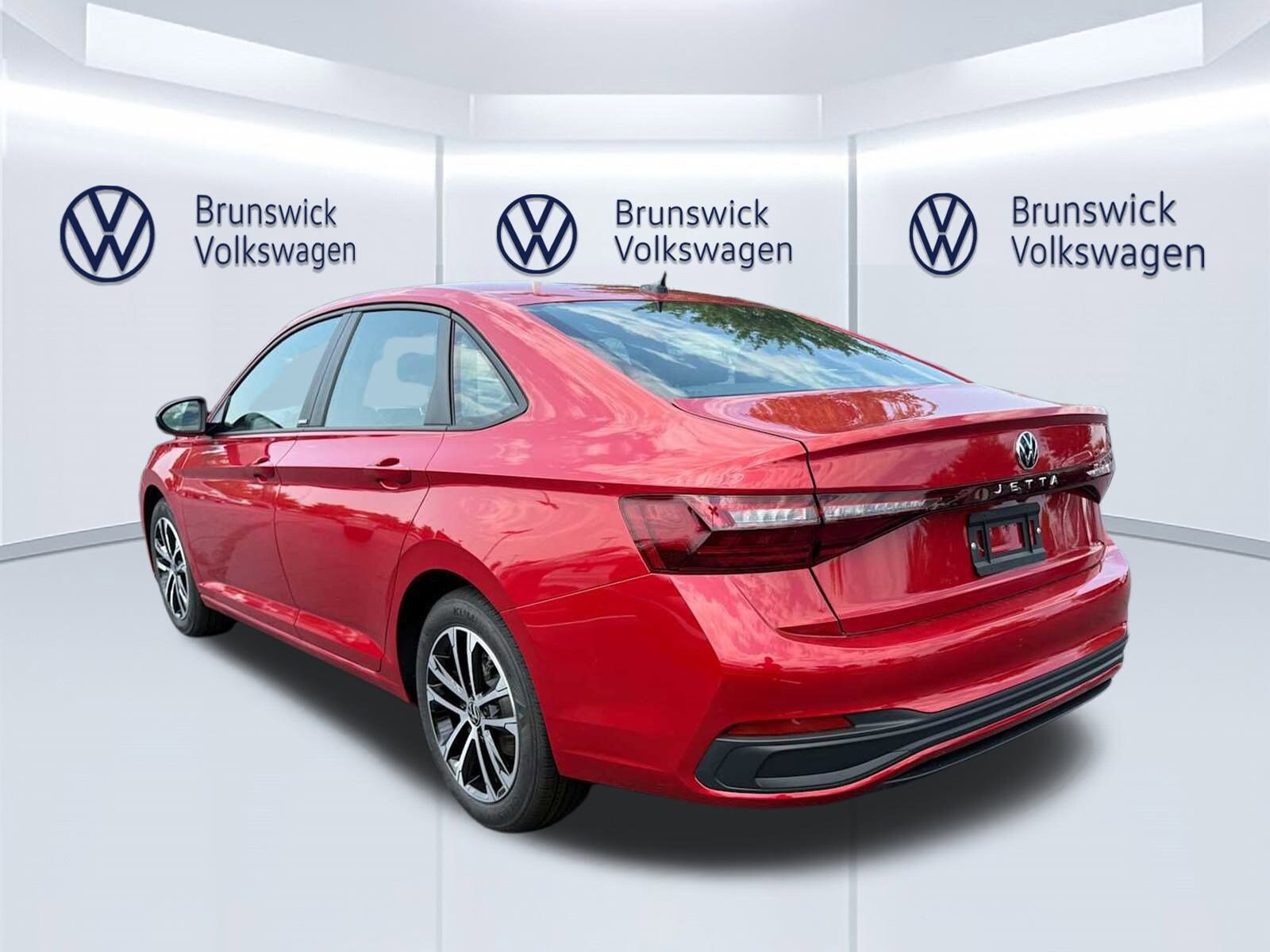 2025 Volkswagen Jetta Sport photo 4