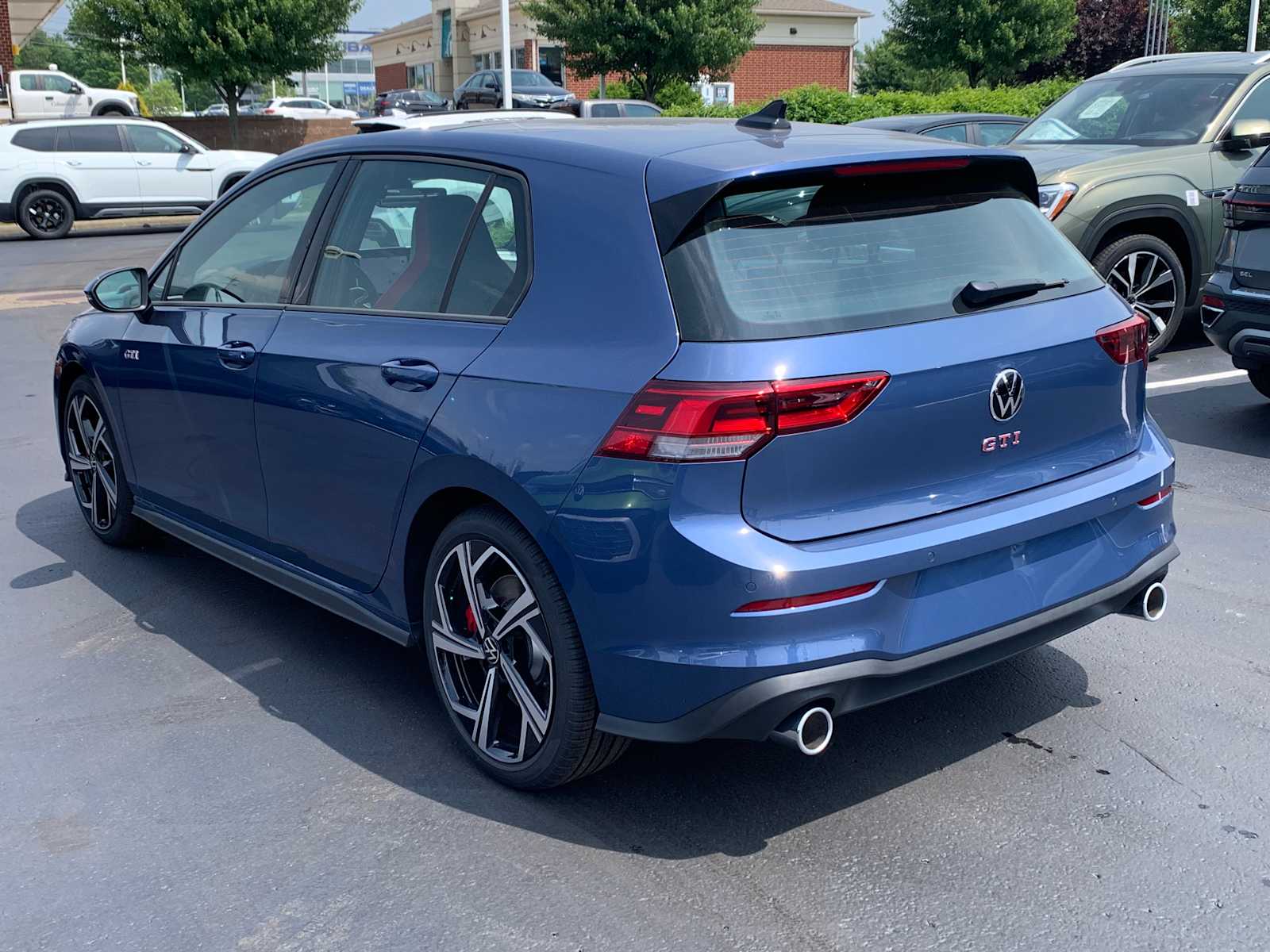 2025 Volkswagen Golf GTI SE photo 3
