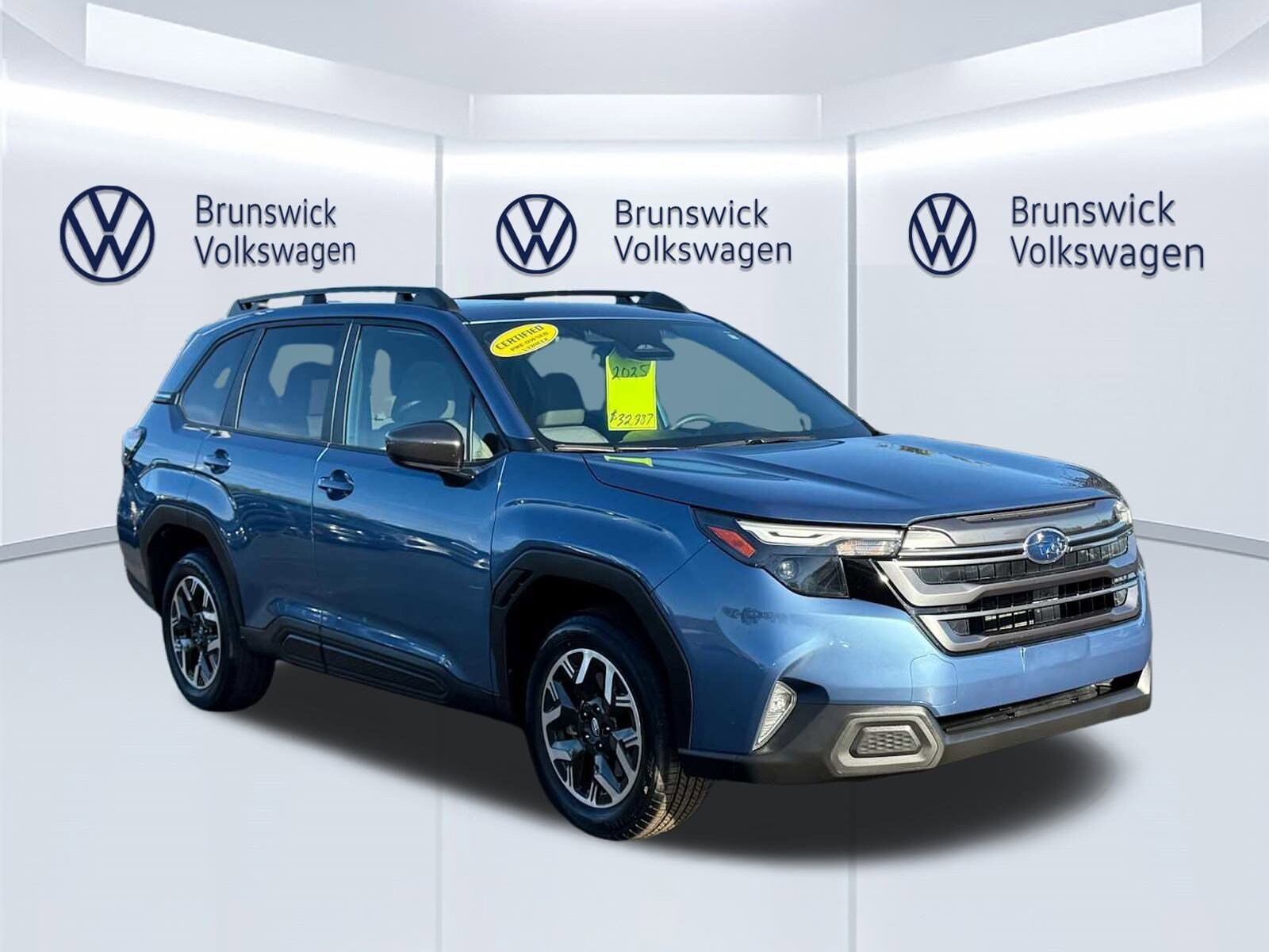 2025 Subaru Forester Premium Base photo 3