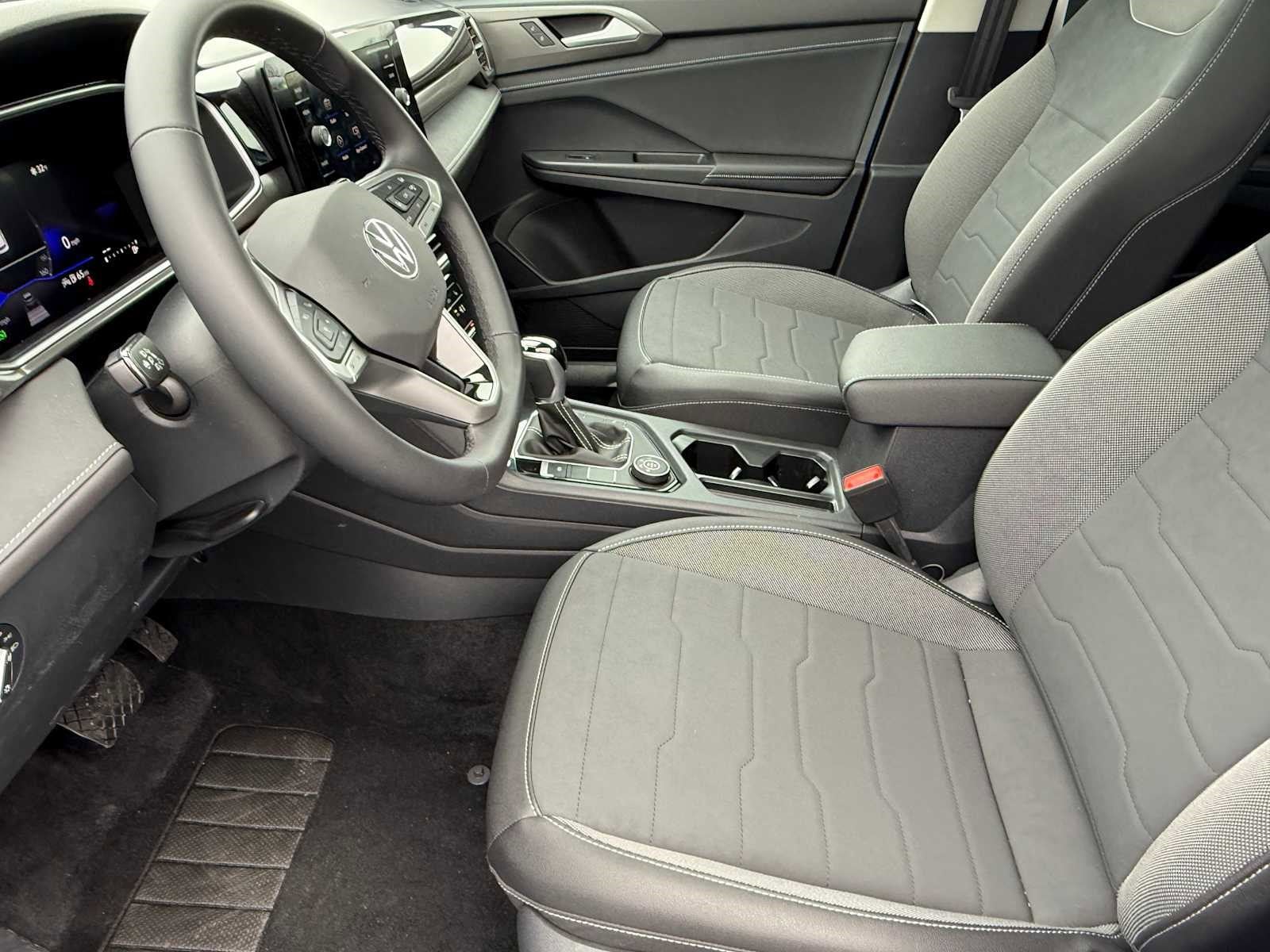 2026 Volkswagen Taos SE Black - Photo 8