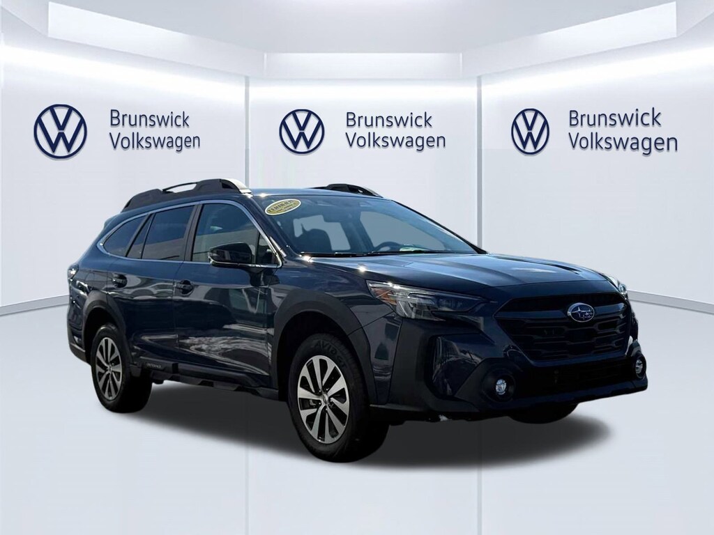 Used 2025 Subaru Outback Premium SUV