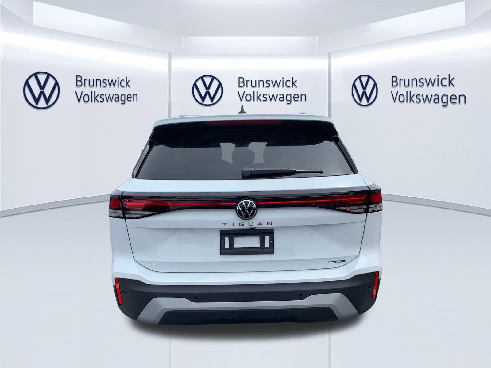 2025 Volkswagen Tiguan SE photo 3