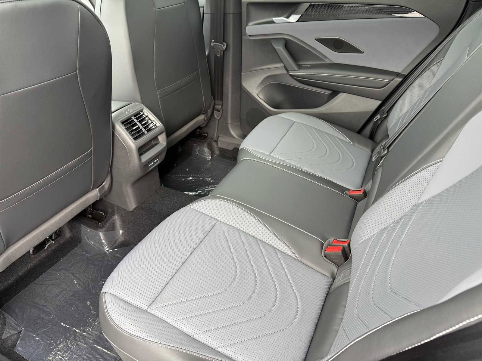 2026 Volkswagen Tiguan SE R-LINE BLACK - Photo 12