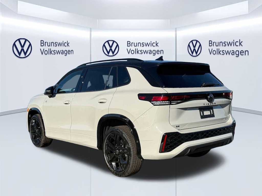 New 2026 Volkswagen Tiguan SE R-Line Black 2.0T 4MOTION