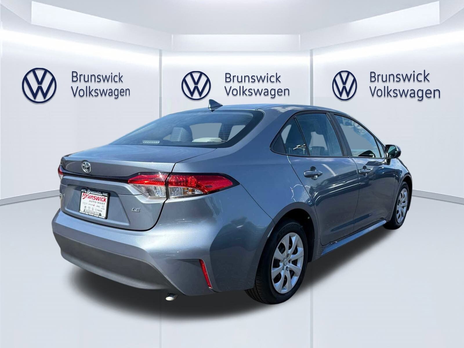 2024 Toyota Corolla LE photo 3