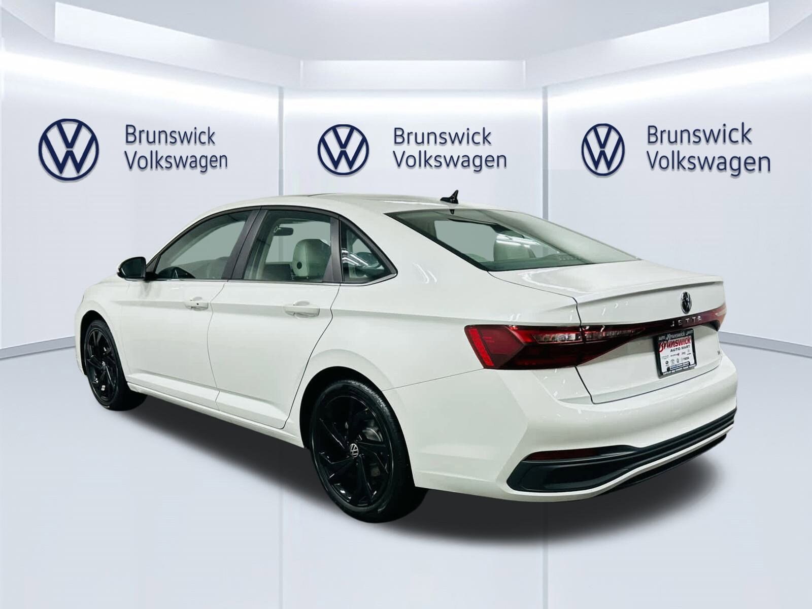 2025 Volkswagen Jetta 1.5T SE photo 2