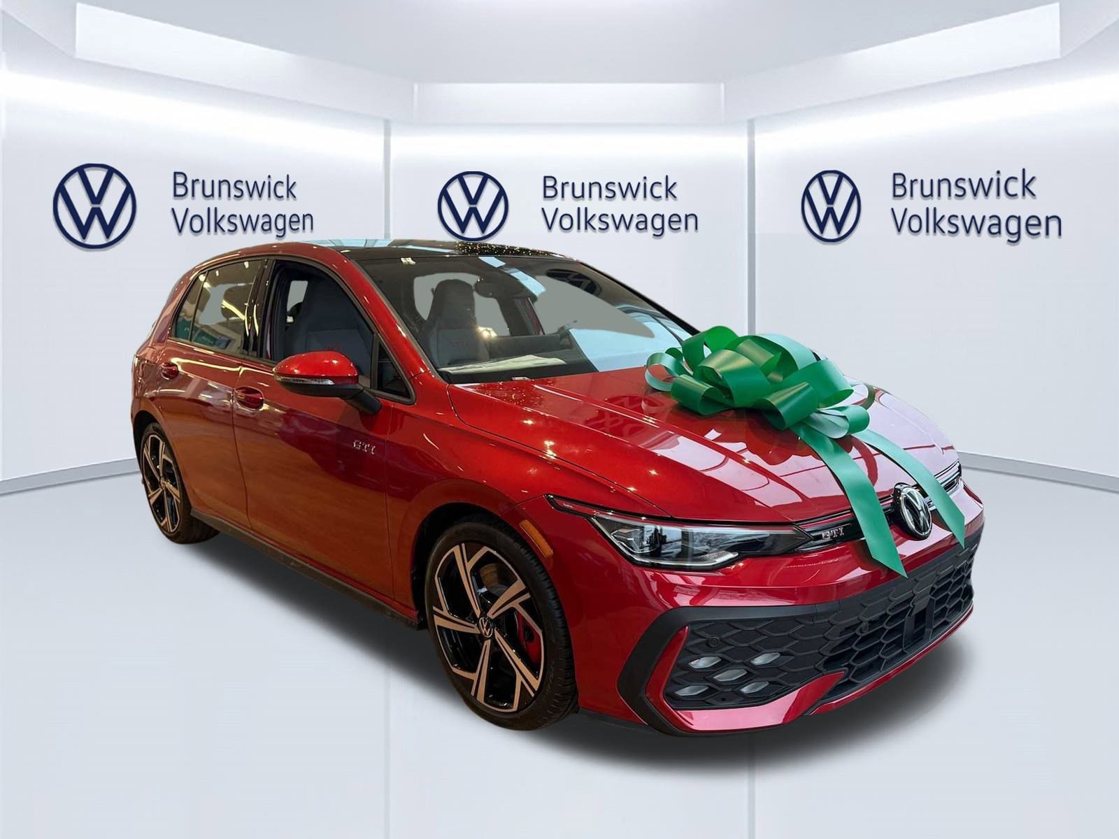 2025 Volkswagen Golf GTI SE's photo