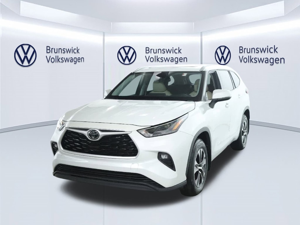 Used 2022 Toyota Highlander XLE SUV