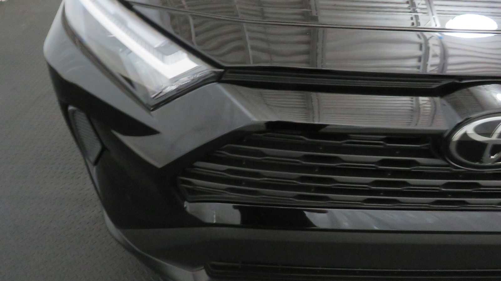 2022 Toyota RAV4 XLE photo 4