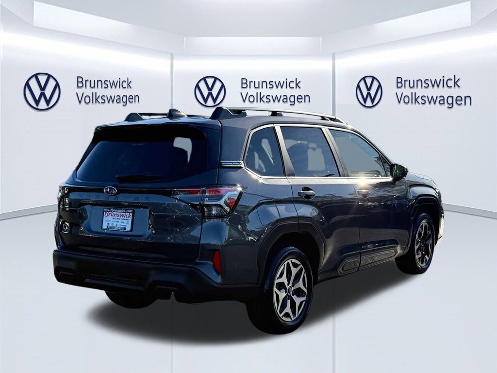 Used 2025 Subaru Forester Premium SUV