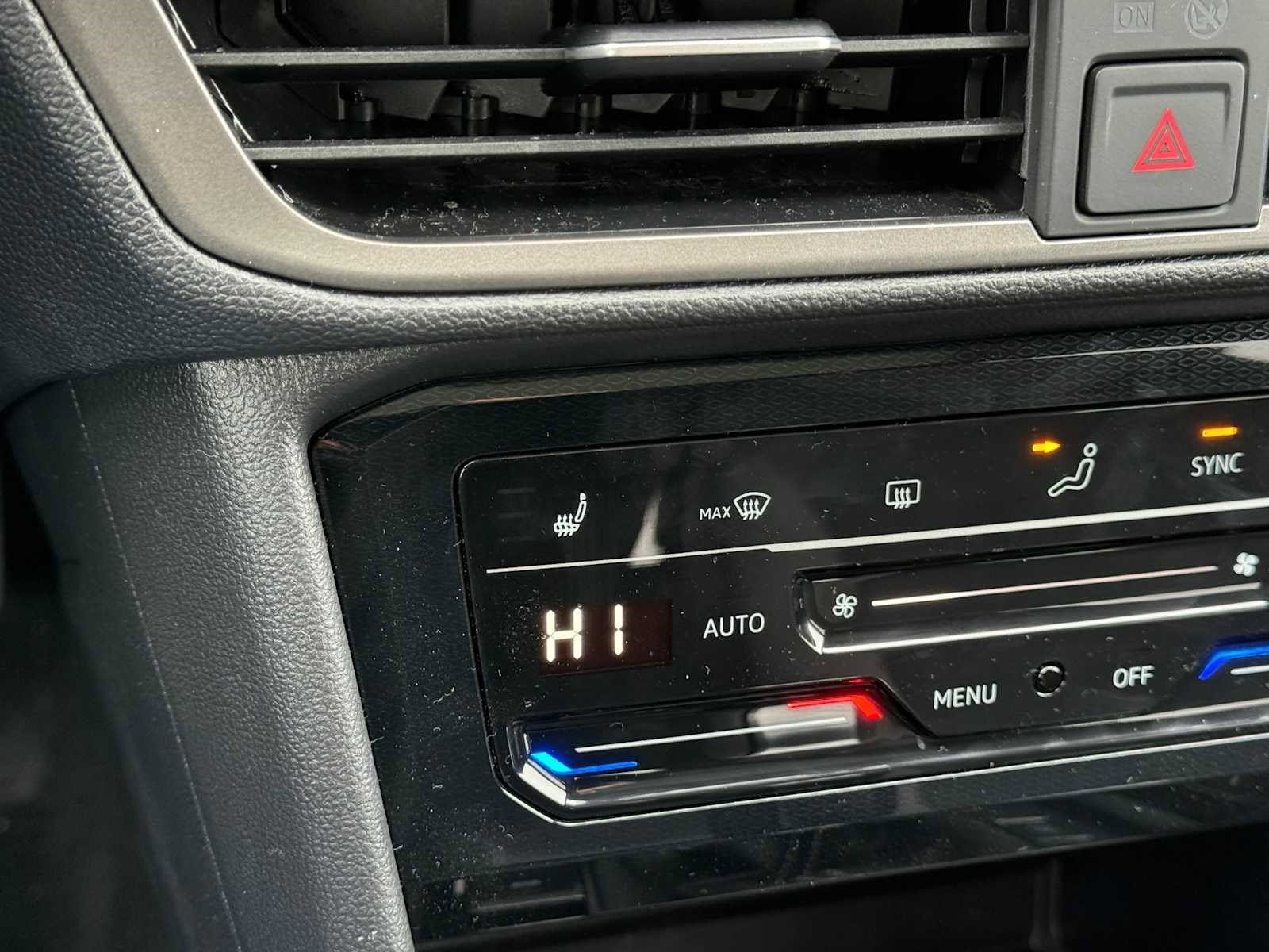 2026 Volkswagen Taos SE Black - Photo 17