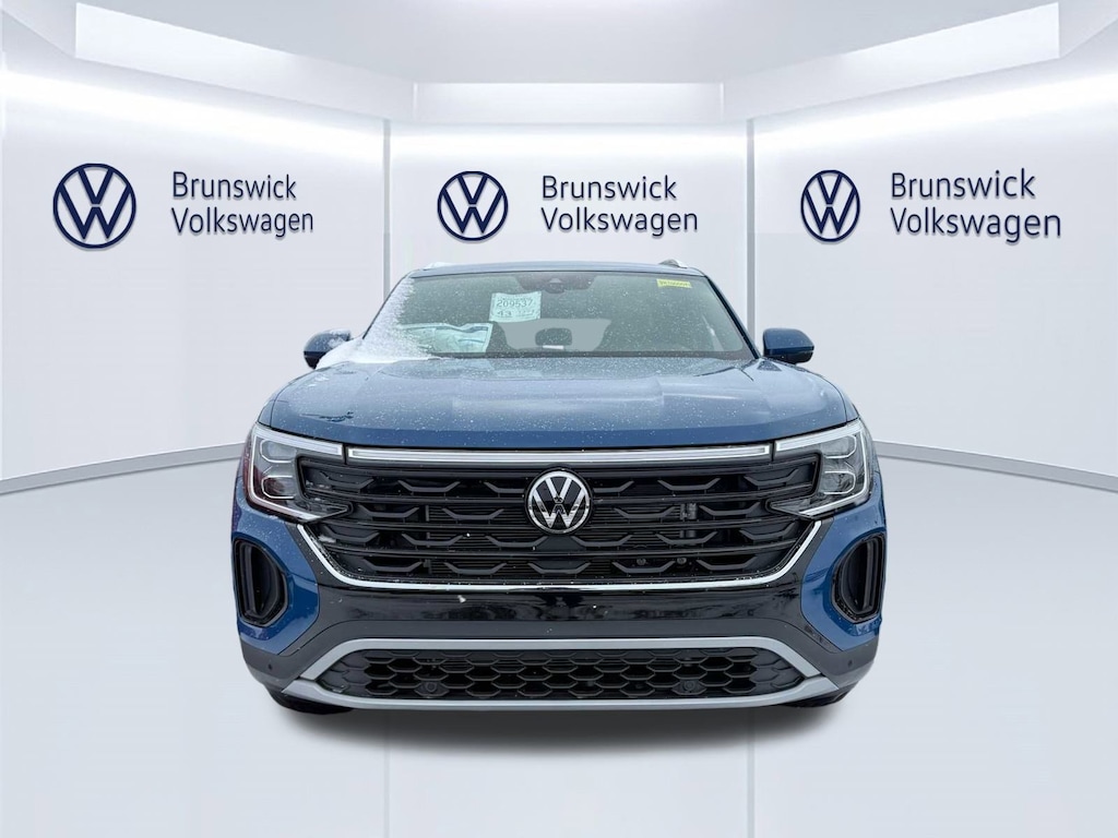 New 2026 Volkswagen Atlas Cross Sport 2.0T SE w/Technology 4MOTION