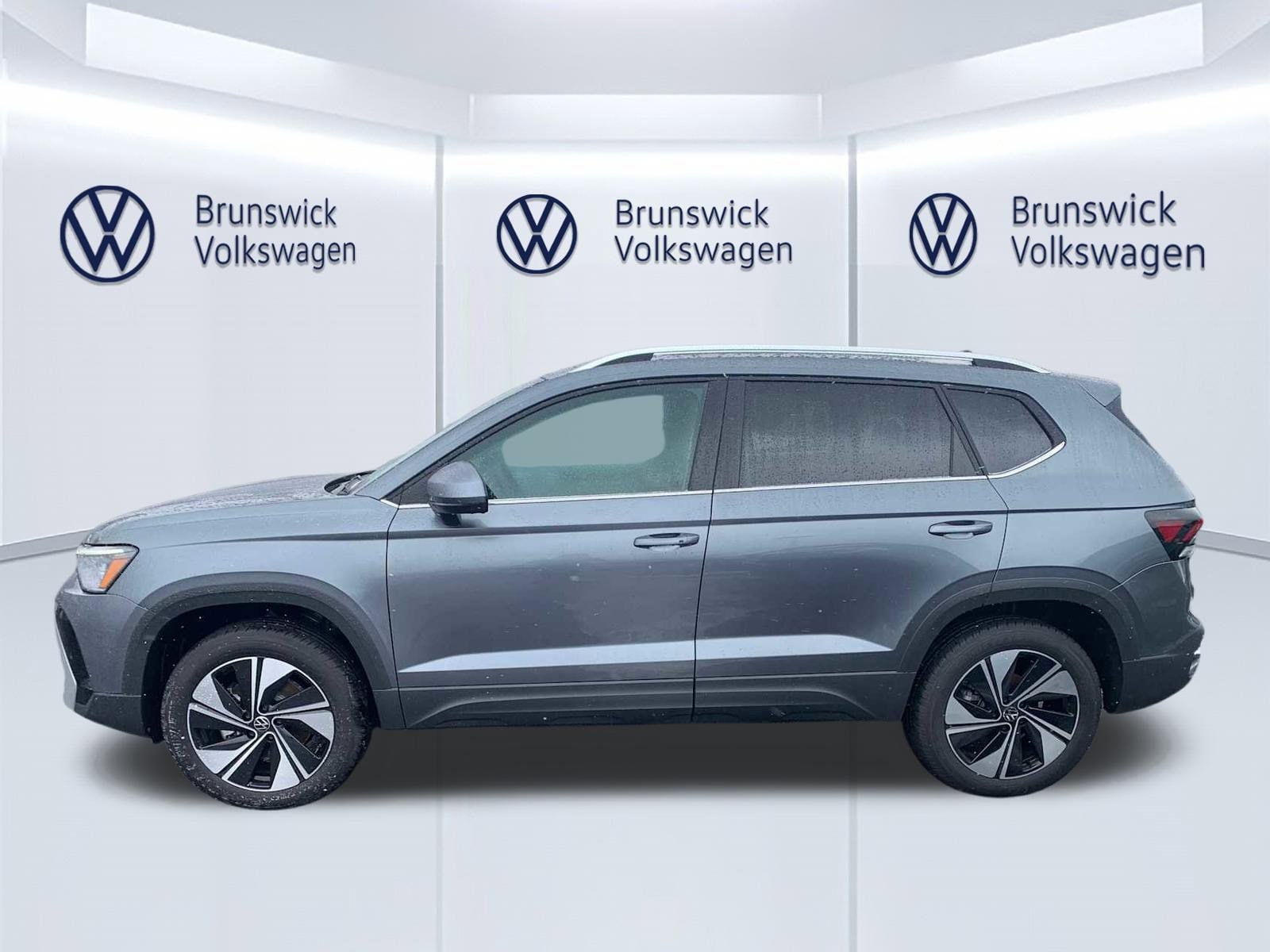 2026 Volkswagen Taos SE - Photo 2