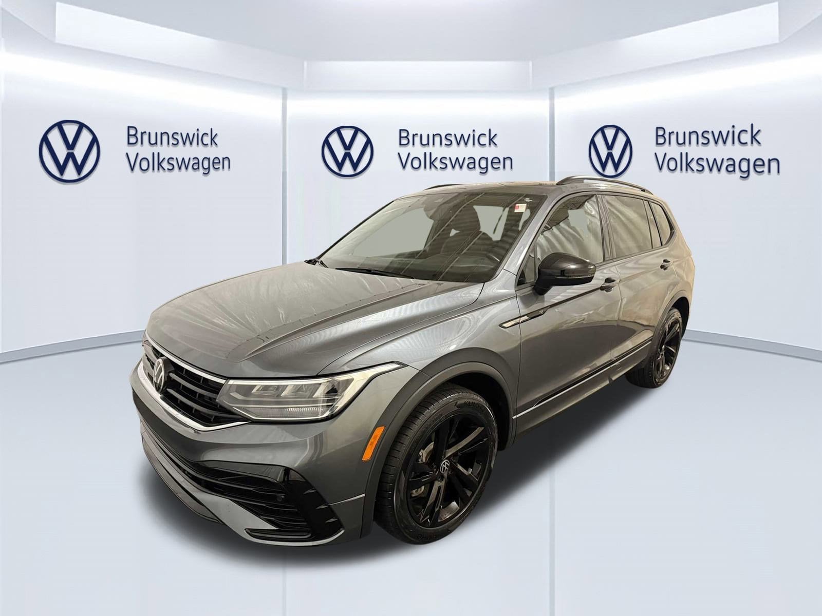 2023 Volkswagen Tiguan SE R-LINE BLACK