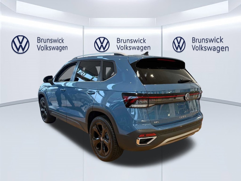 New 2025 Volkswagen Taos SEL 4MOTION