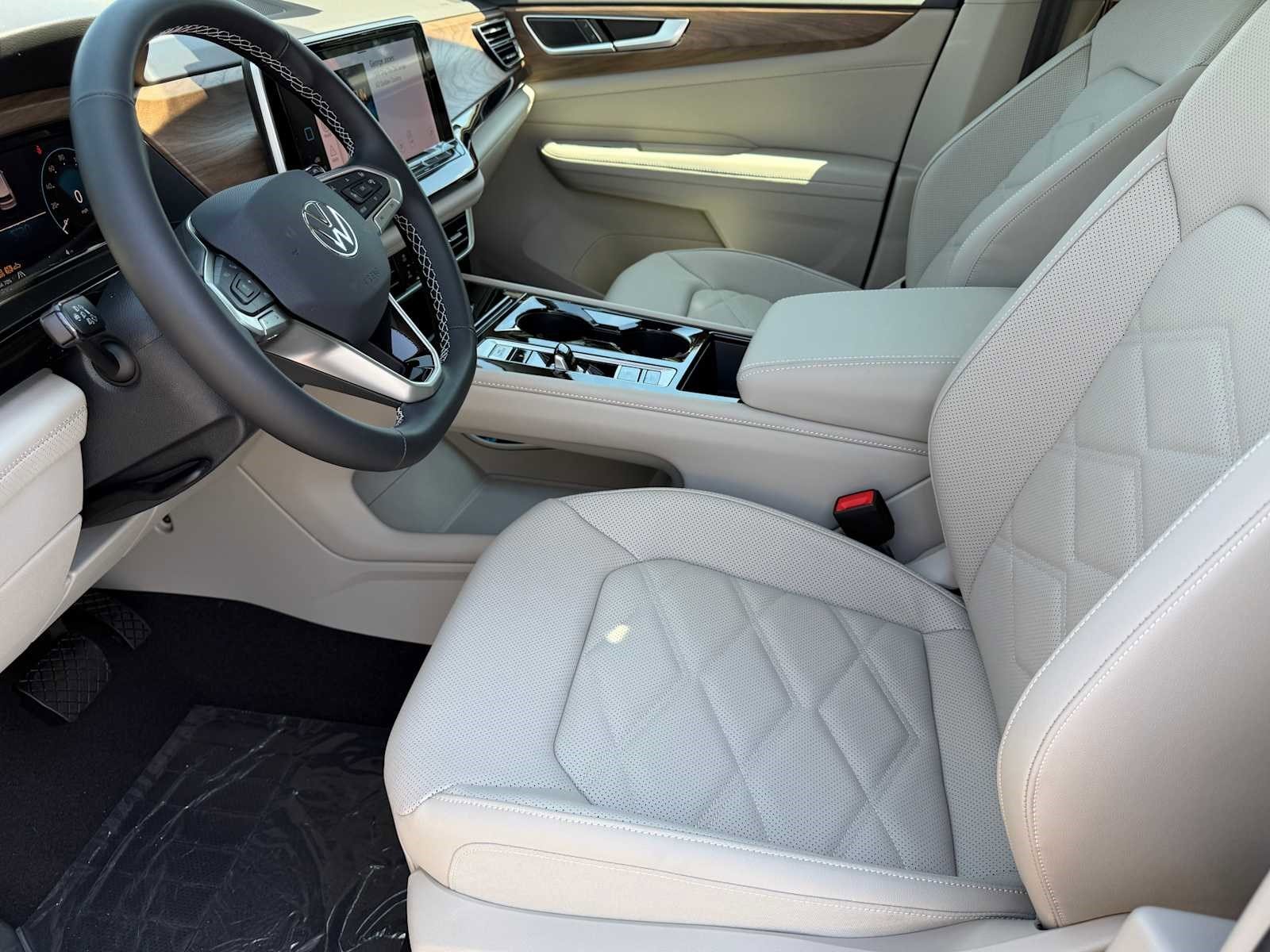 2026 Volkswagen Atlas SE w/Tech - Photo 9