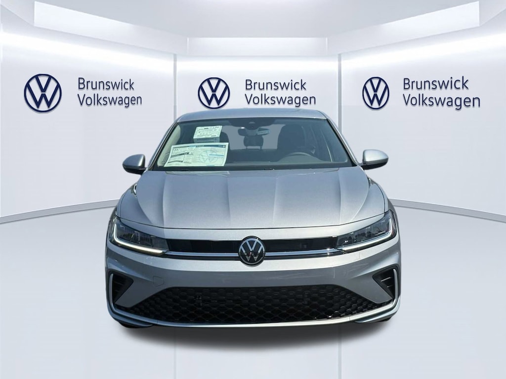 New 2025 Volkswagen Jetta SE Auto