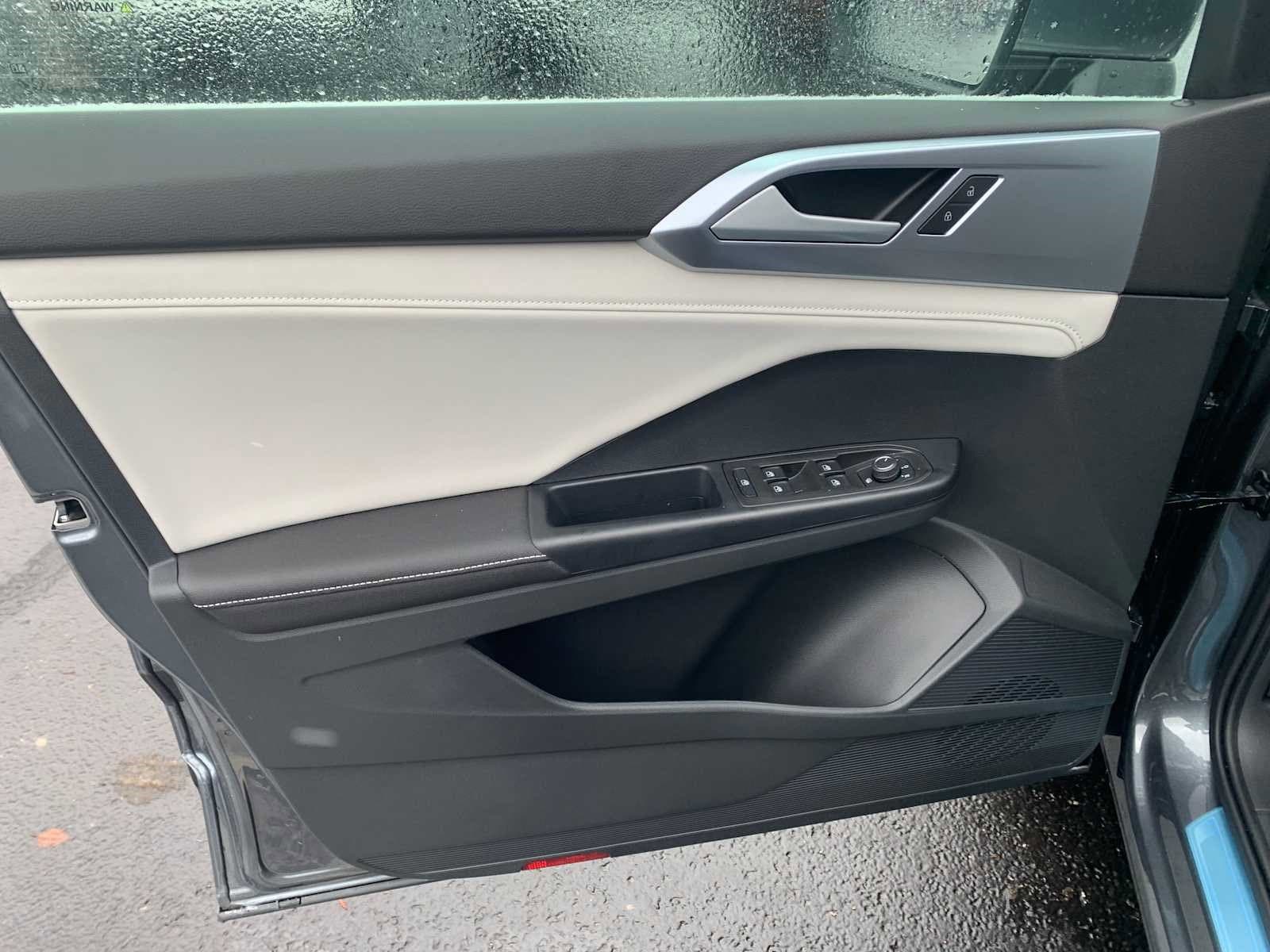 2026 Volkswagen Taos SE - Photo 4