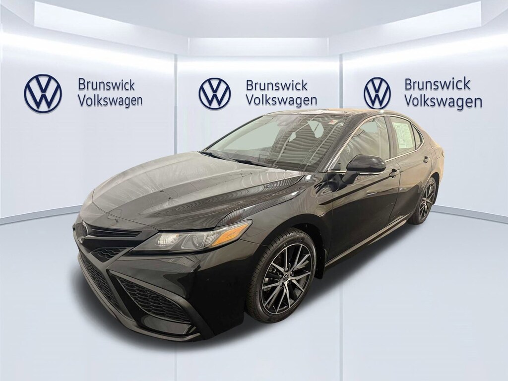 Used 2023 Toyota Camry SE Sedan