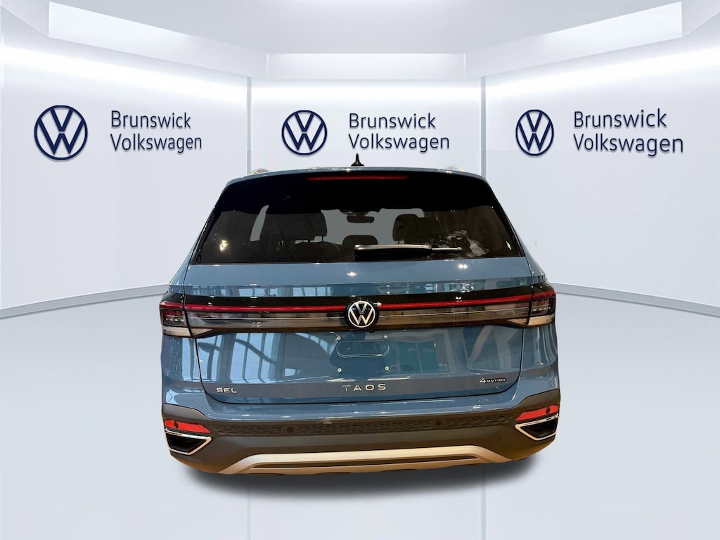 New 2025 Volkswagen Taos SEL 4MOTION