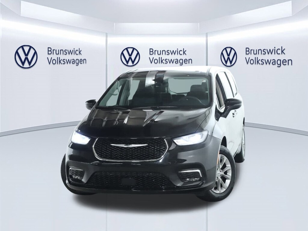 Used 2023 Chrysler Pacifica Touring L Van Passenger Van