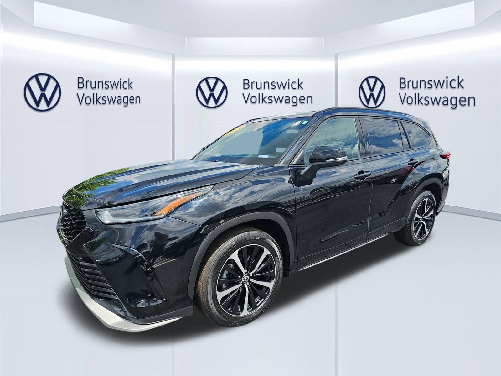 2022 Toyota Highlander XSE photo 2