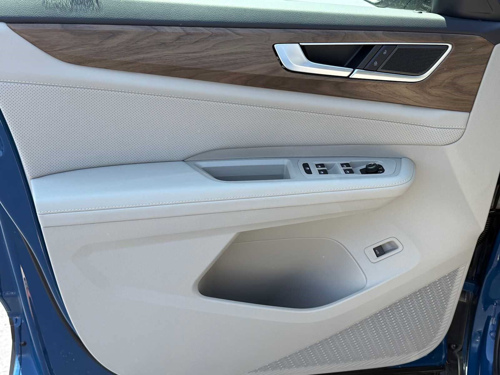 2026 Volkswagen Atlas SE w/Tech - Photo 6