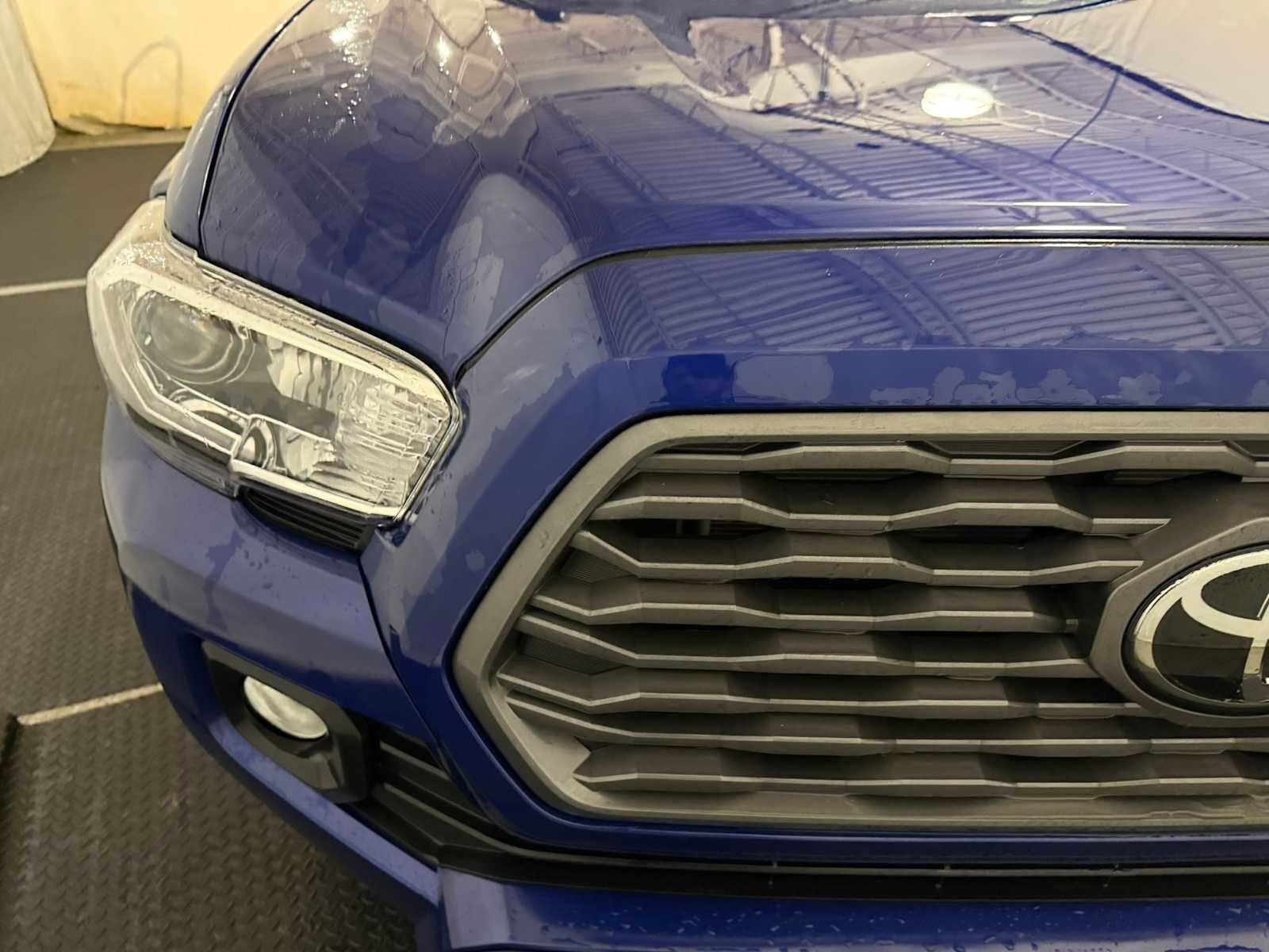 2022 Toyota Tacoma TRD V6 photo 4