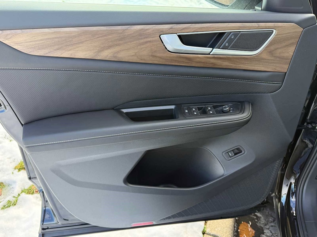 New 2026 Volkswagen Atlas 2.0T SE w/Technology 4MOTION