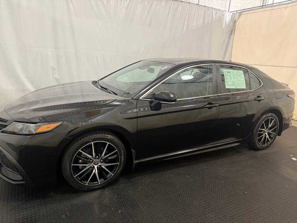Used 2023 Toyota Camry SE Sedan