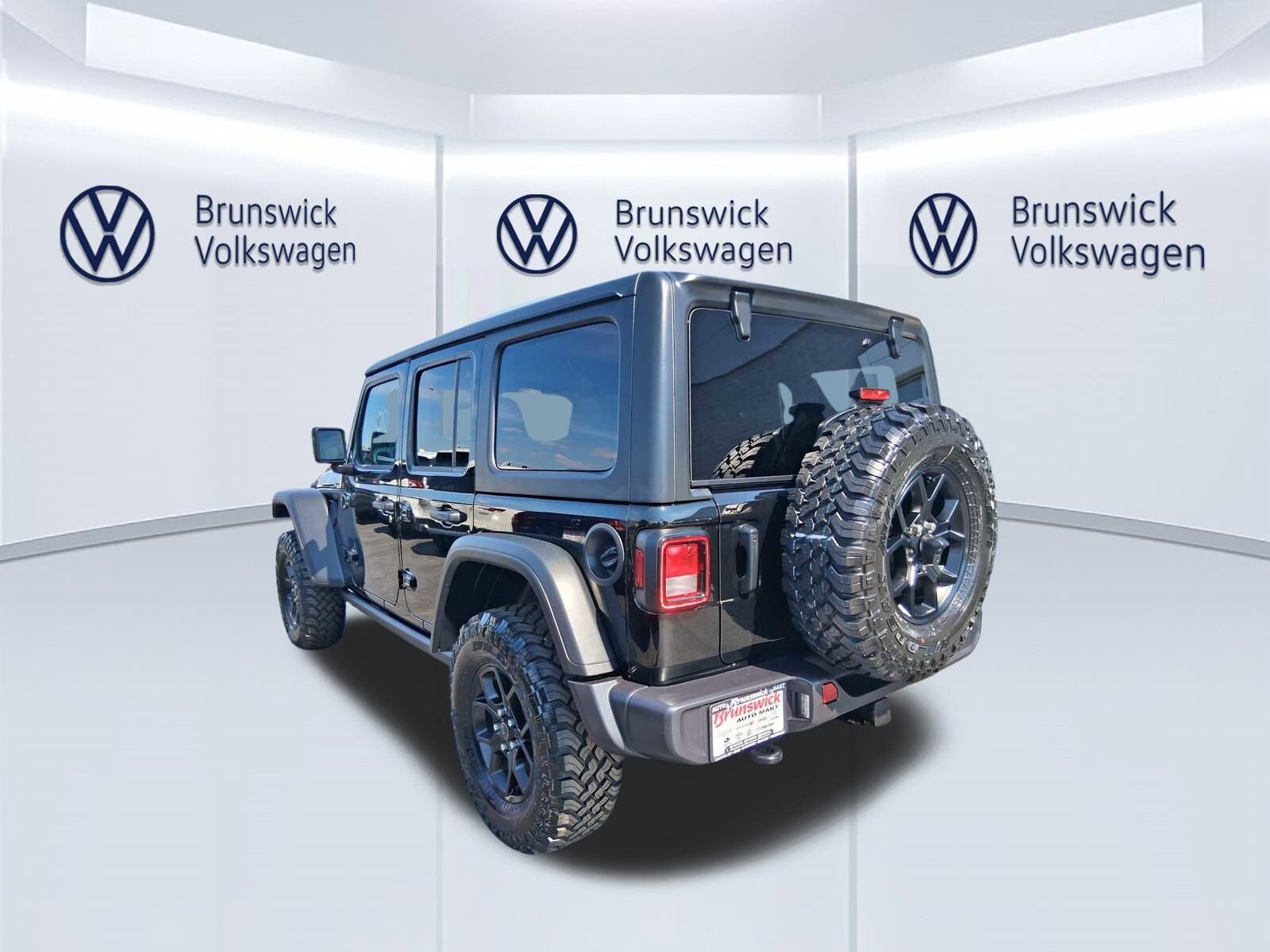 2025 Jeep Wrangler Sport photo 3