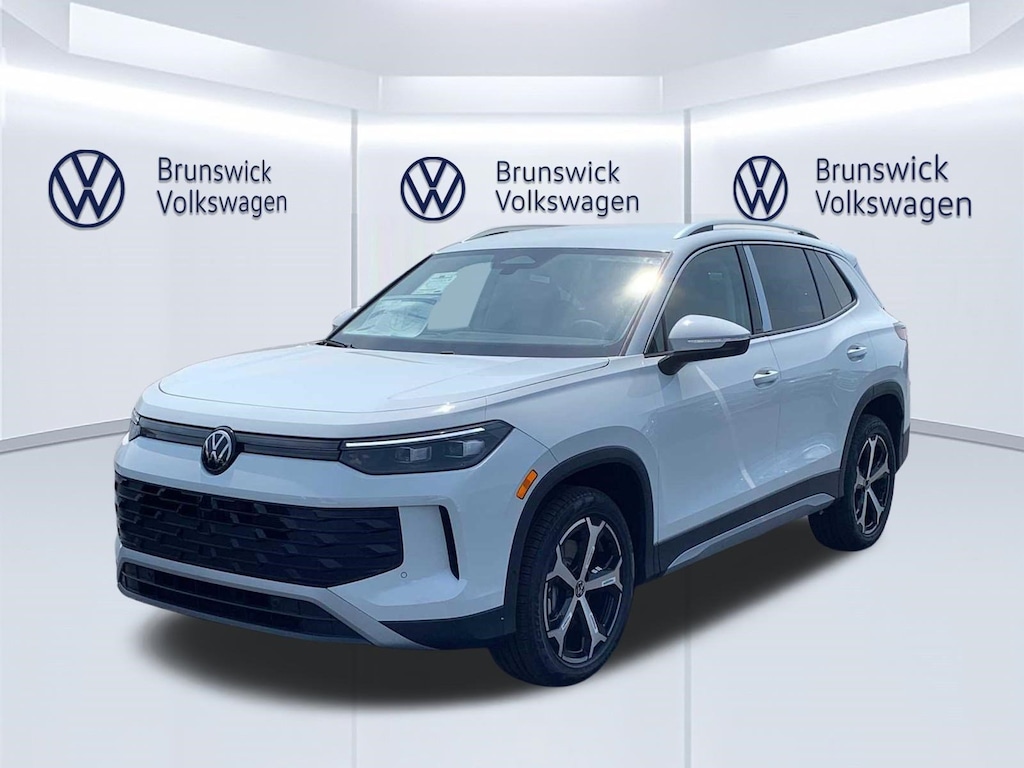 New 2026 Volkswagen Tiguan SE 4MOTION