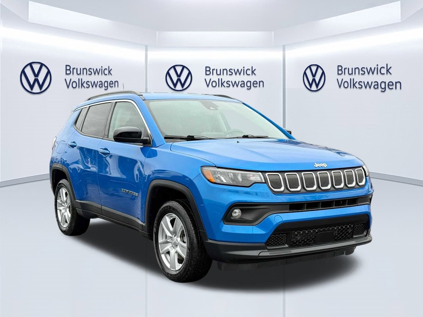 2022 Jeep Compass Latitude photo 2