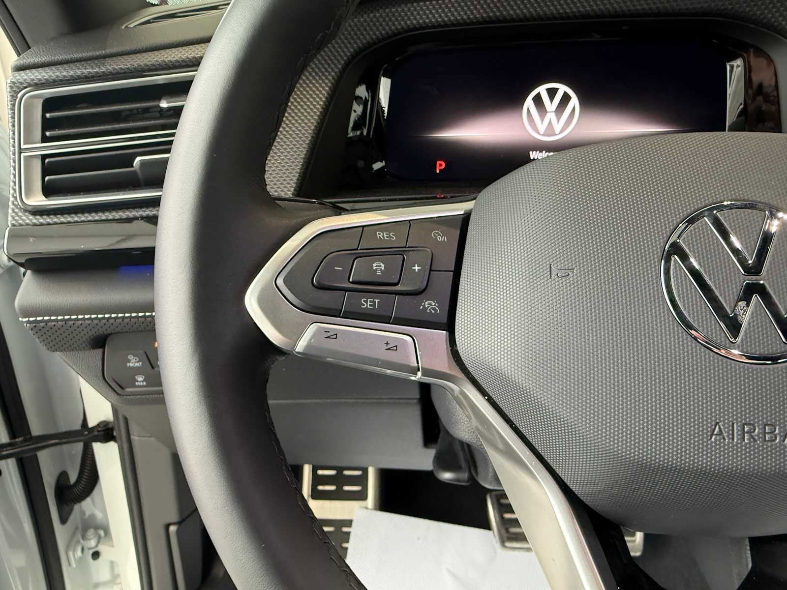 2026 Volkswagen Atlas Cross Sport SEL Premium R-LINE - Photo 10