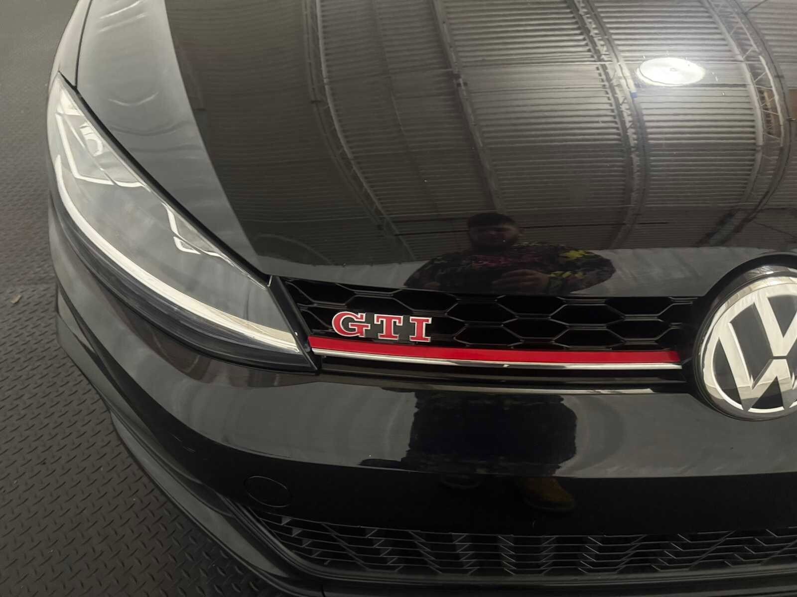 2019 Volkswagen Golf GTI S photo 4