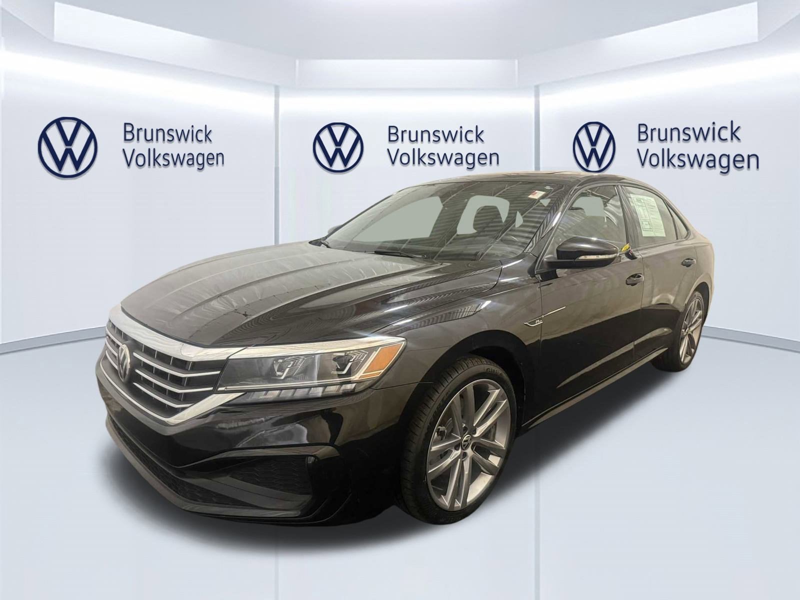 2022 Volkswagen Passat R-Line