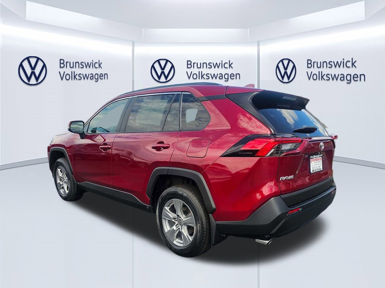 2022 Toyota RAV4 XLE photo 4