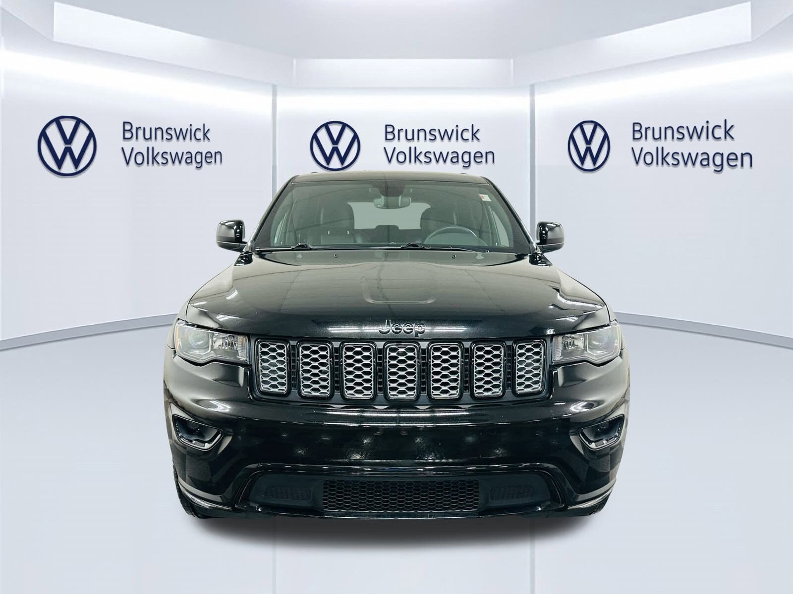 2022 Jeep Cherokee Laredo photo 2