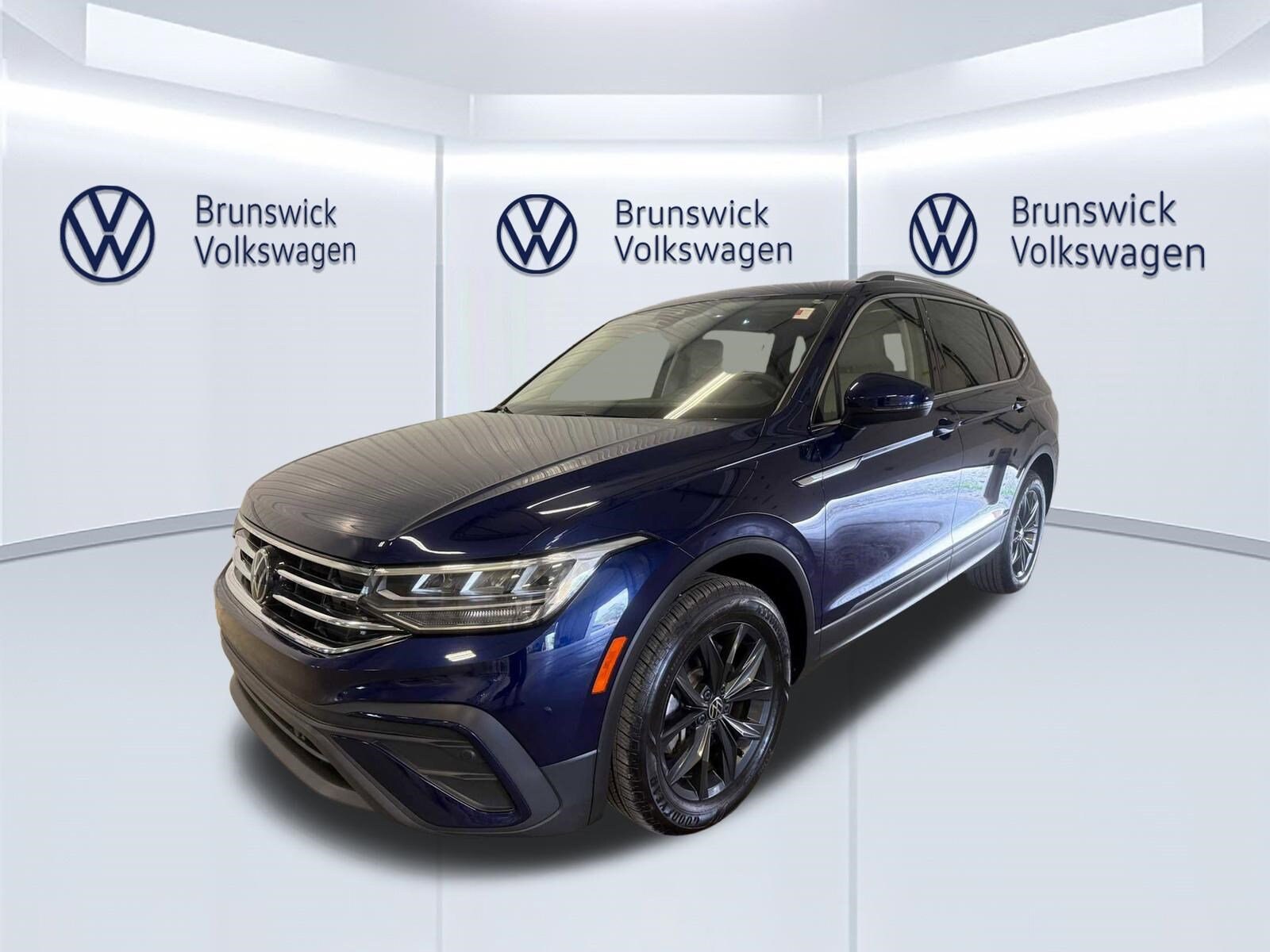 2024 Volkswagen Tiguan 2.0T SE 4Motion's photo
