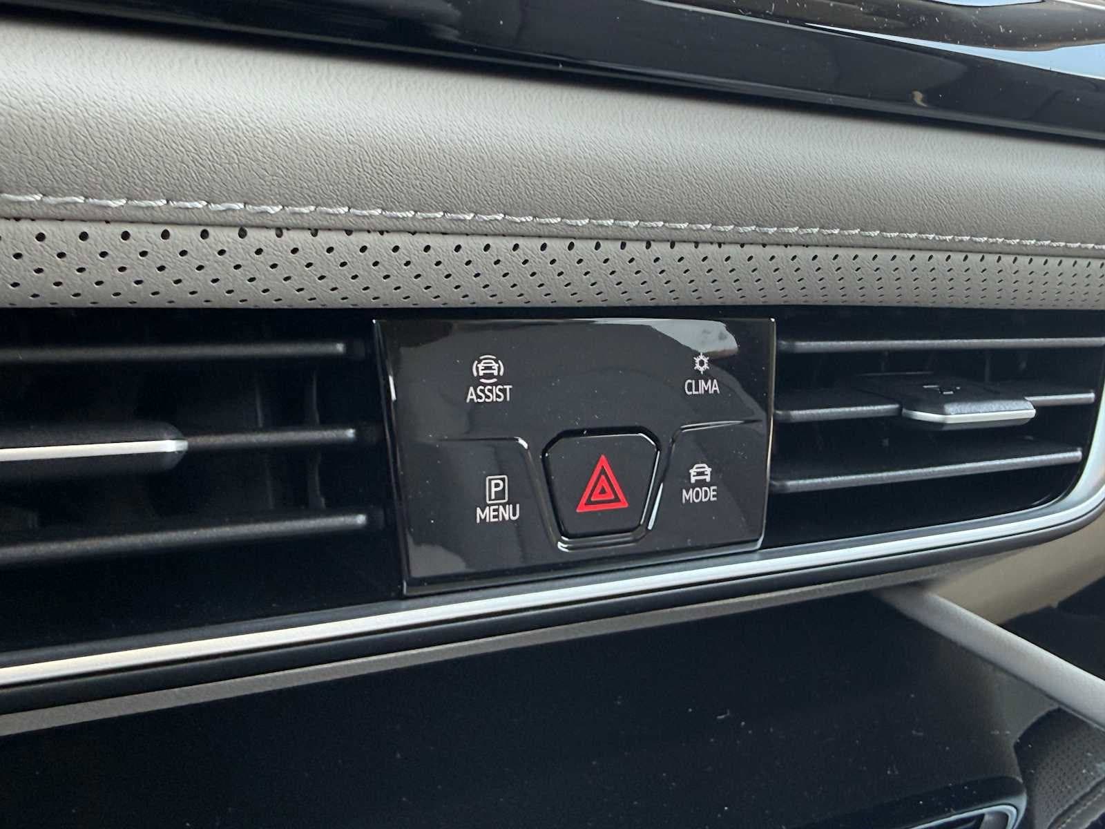 2026 Volkswagen Atlas SE w/Tech - Photo 19