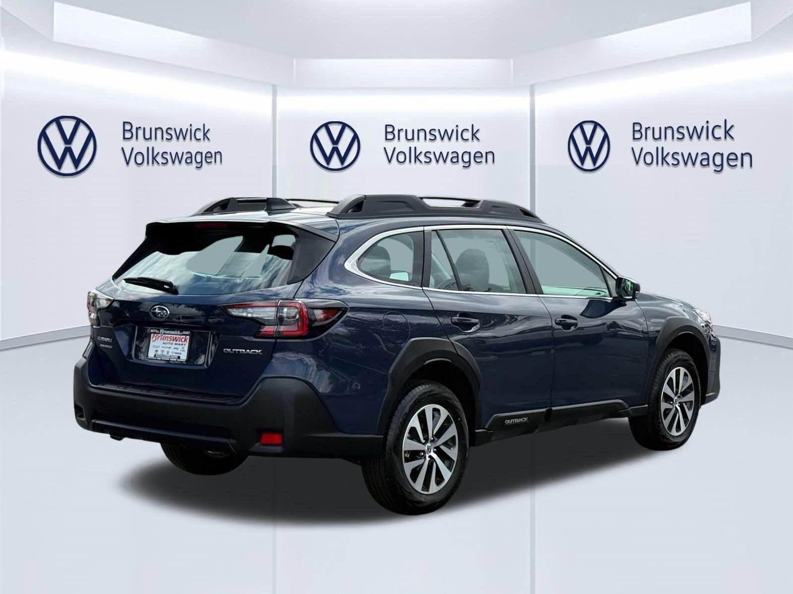2025 Subaru Outback Base photo 2