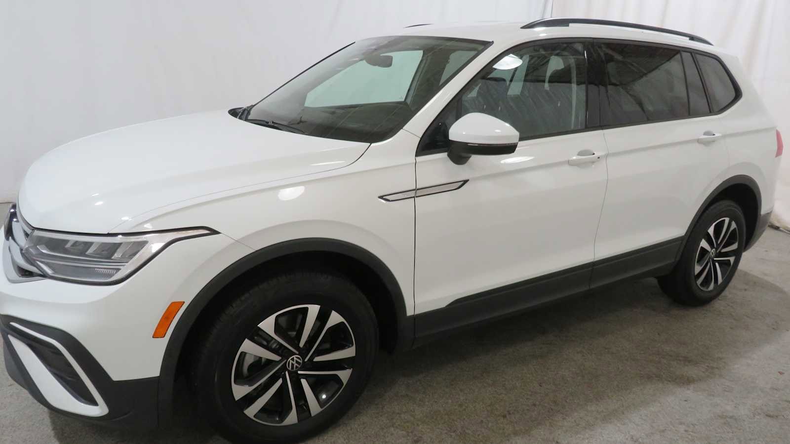 Used 2024 Volkswagen Tiguan S with VIN 3VVFB7AX0RM051048 for sale in Brunswick, OH