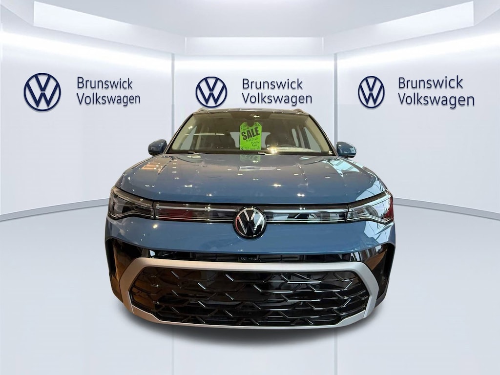 New 2025 Volkswagen Taos SEL 4MOTION