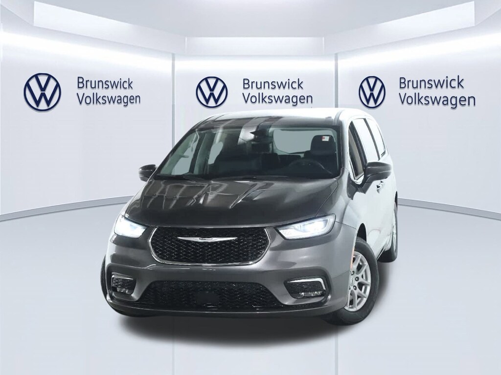 Used 2023 Chrysler Pacifica Touring L Van Passenger Van