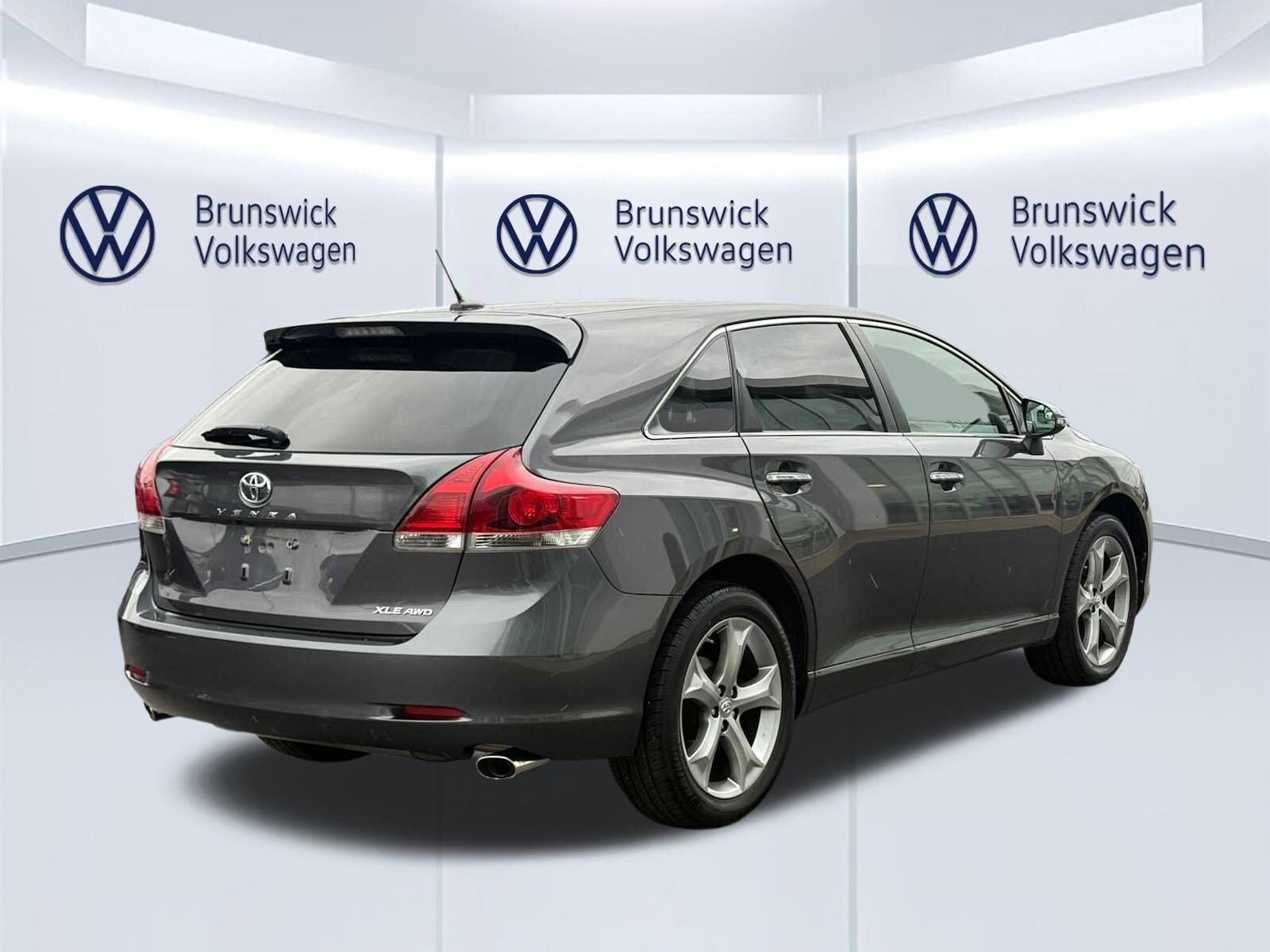 2015 Toyota Venza XLE photo 4