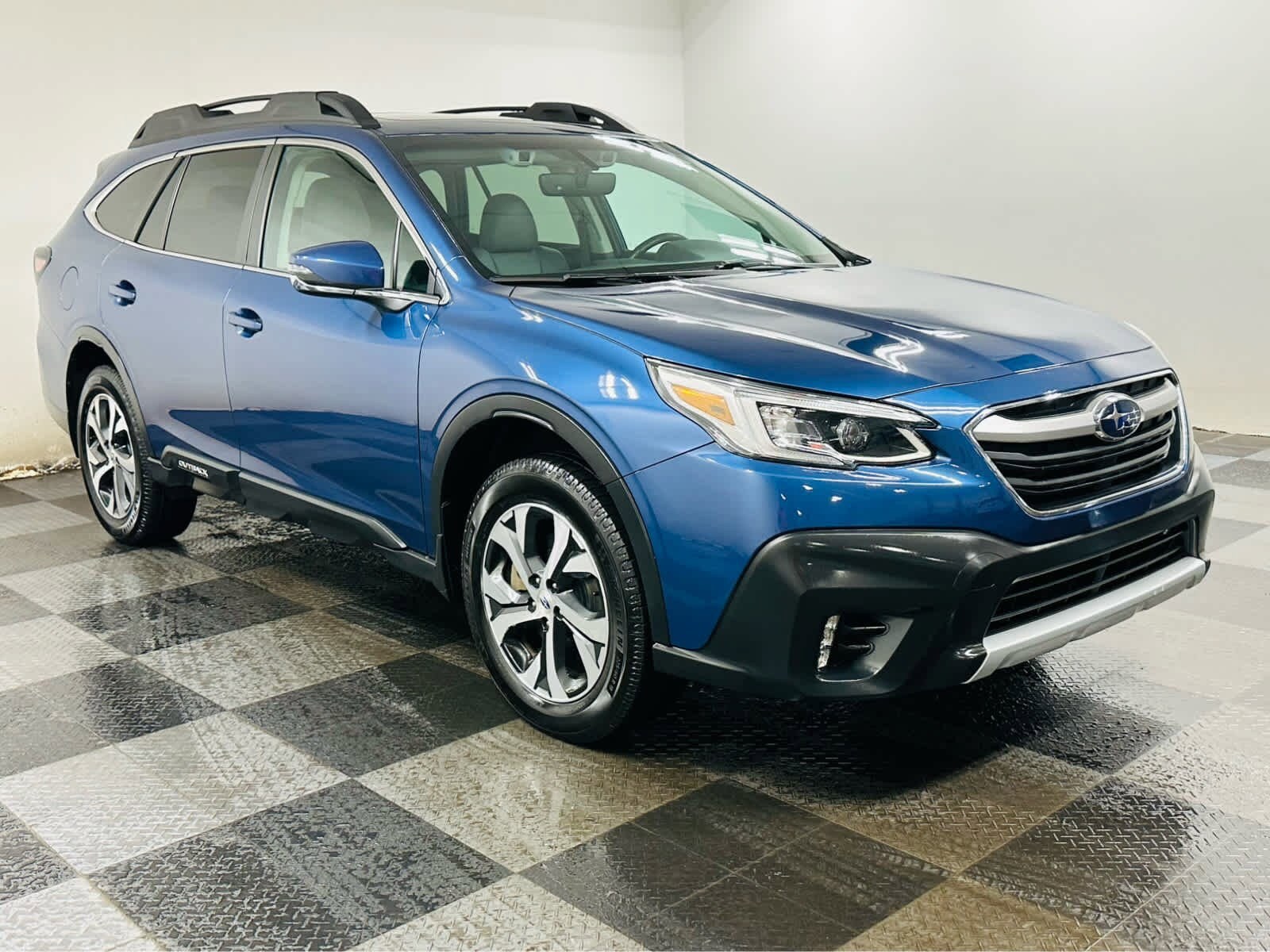 2020 Subaru Outback Limited photo 3