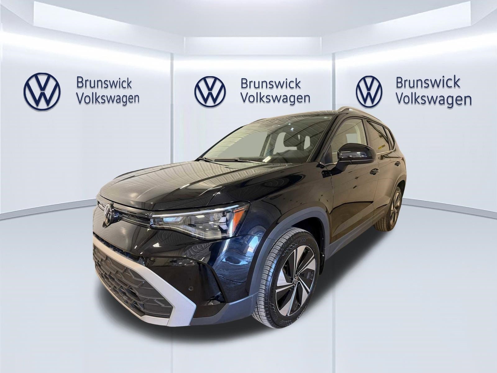 2025 Volkswagen Taos 1.5T SE 4Motion's photo