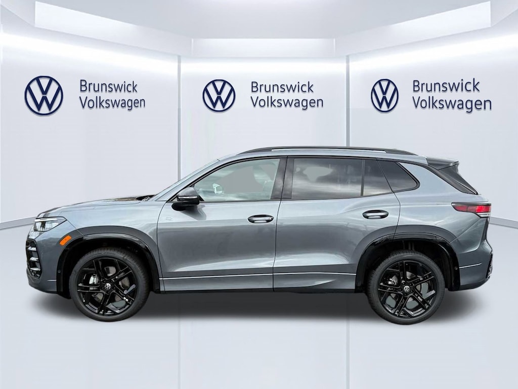 New 2026 Volkswagen Tiguan SE R-Line Black 2.0T 4MOTION