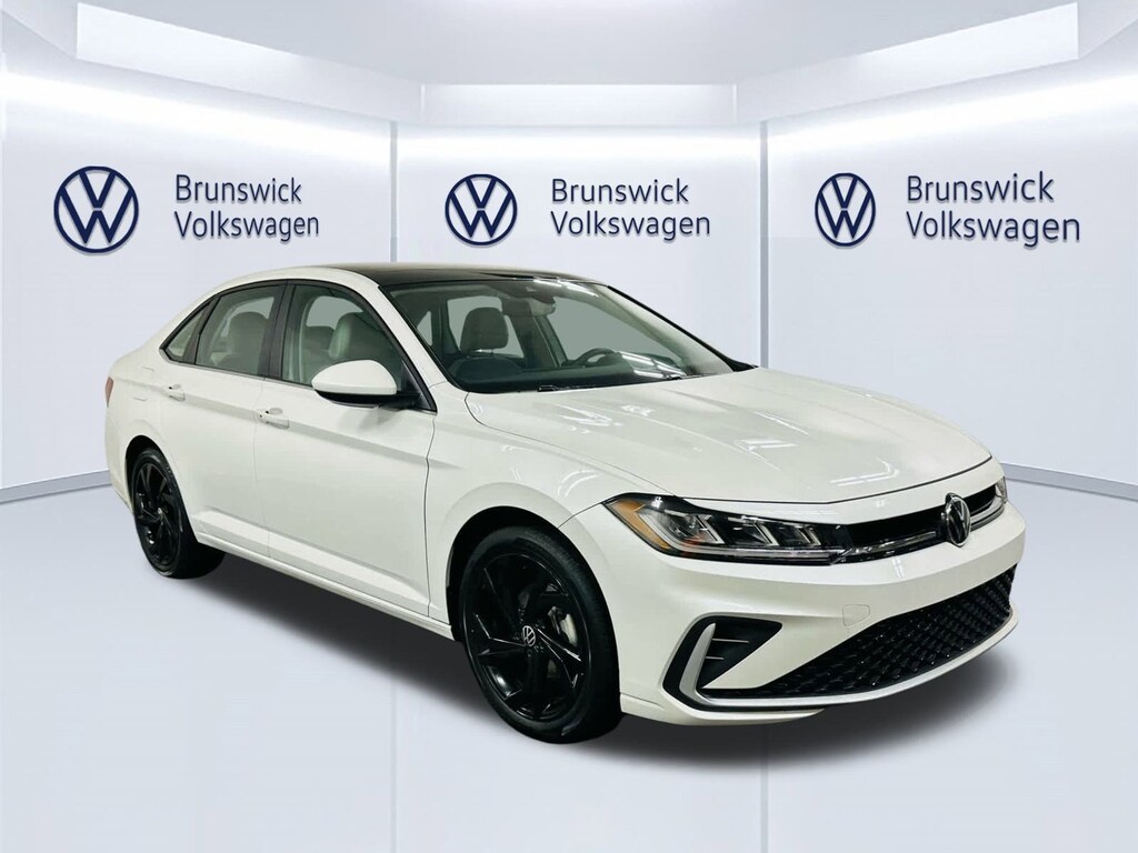 Used 2025 Volkswagen Jetta 1.5T SE Sedan